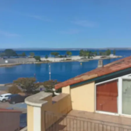 Les Hebergements De La En Appartamento *